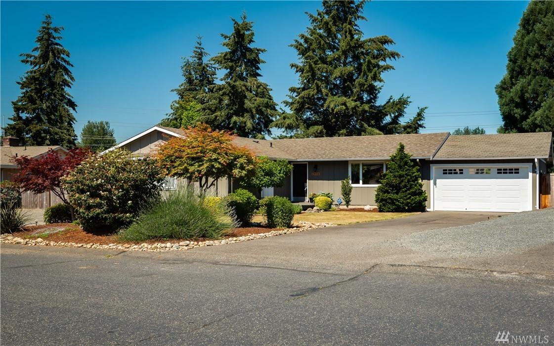 7910 47th Ave - Photo 1