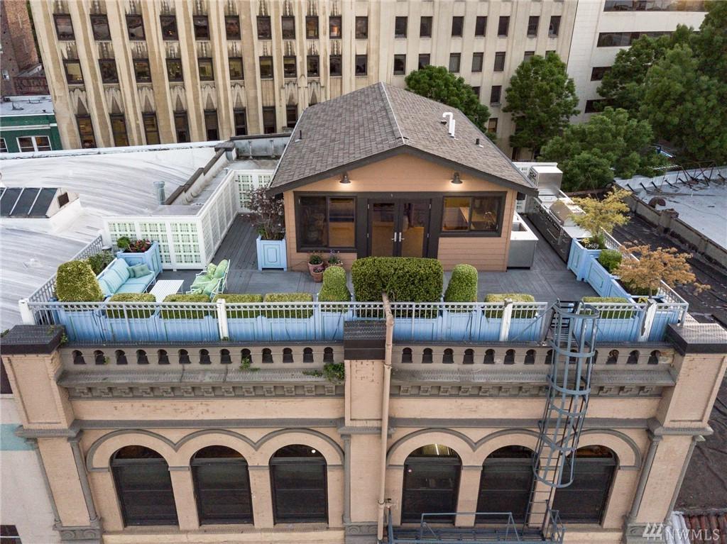 747 St Helen's - Photo 1