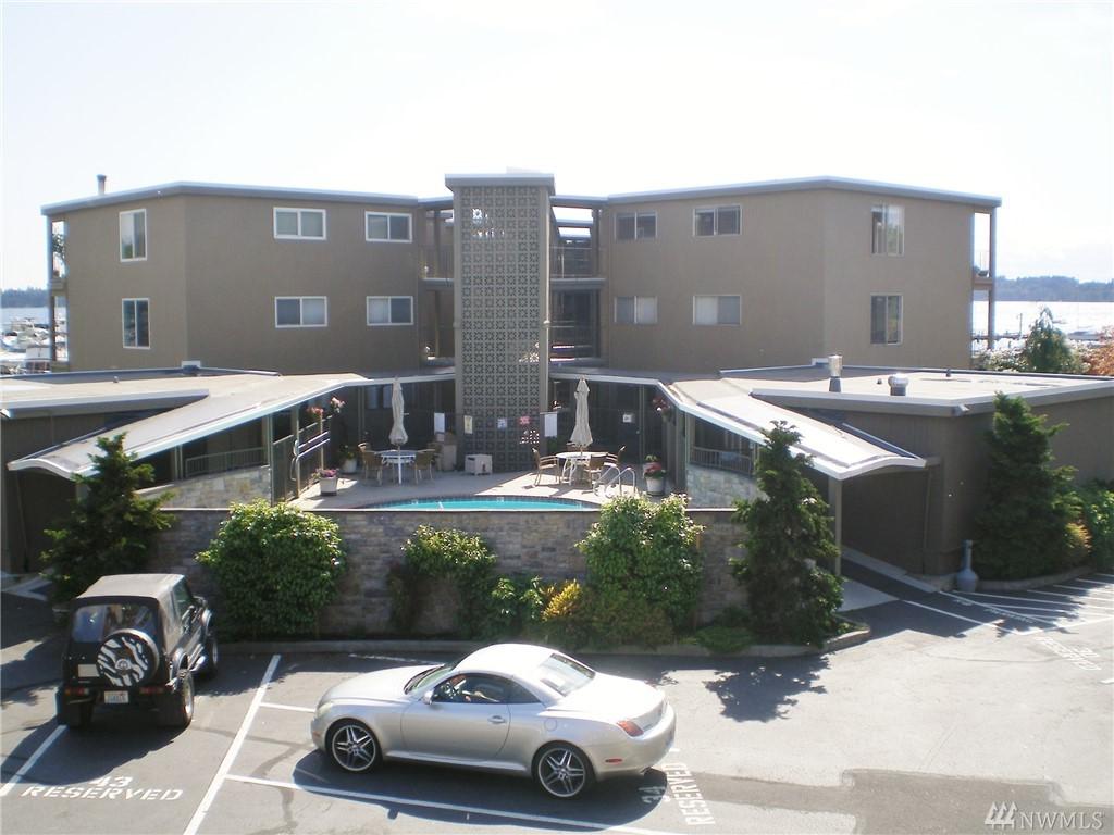 65 Kirkland Ave - Photo 1