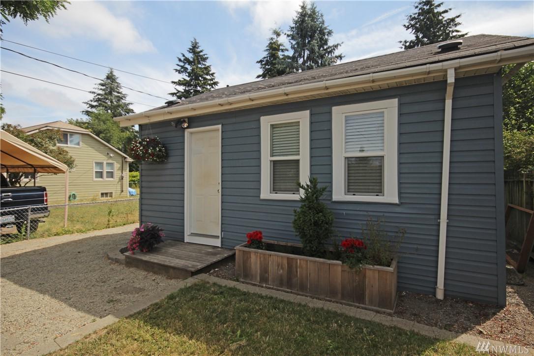 10634 3rd Ave - Photo 1