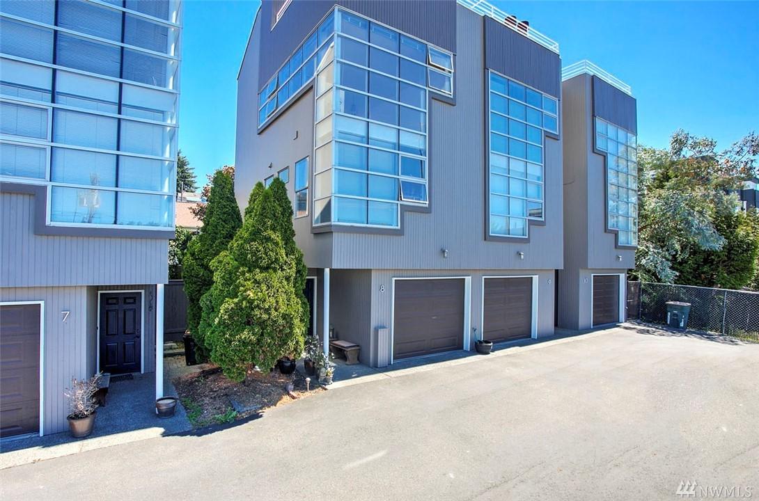 2364 Fairview Ave - Photo 1