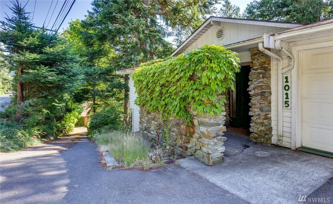 1015 Chuckanut Dr - Photo 1
