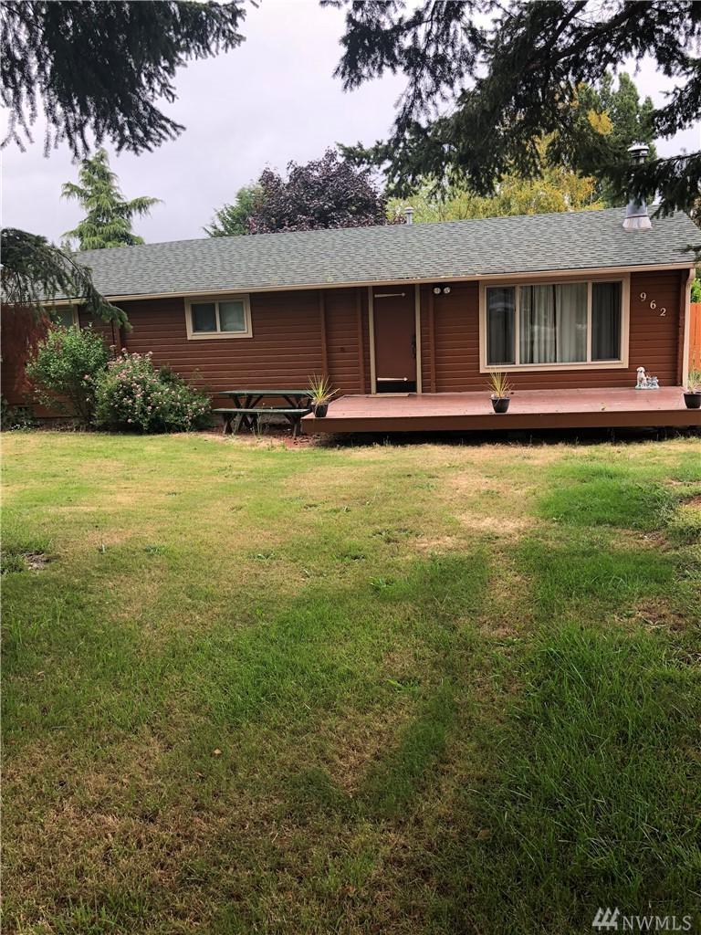 962 Carl Ave - Photo 1