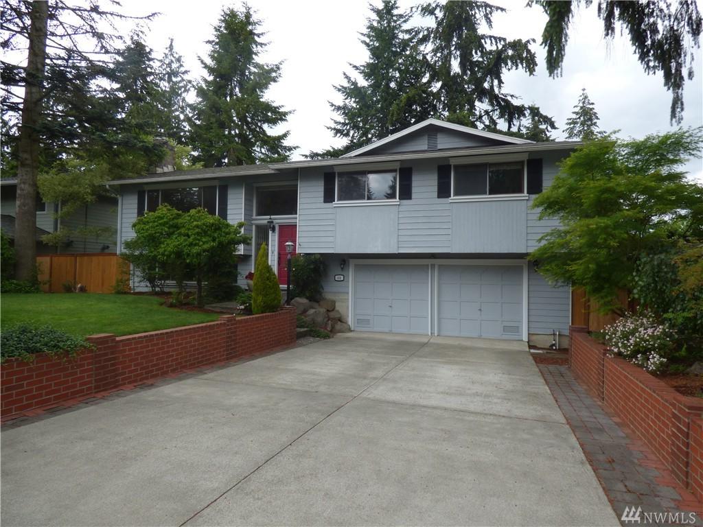 431 222nd St - Photo 1