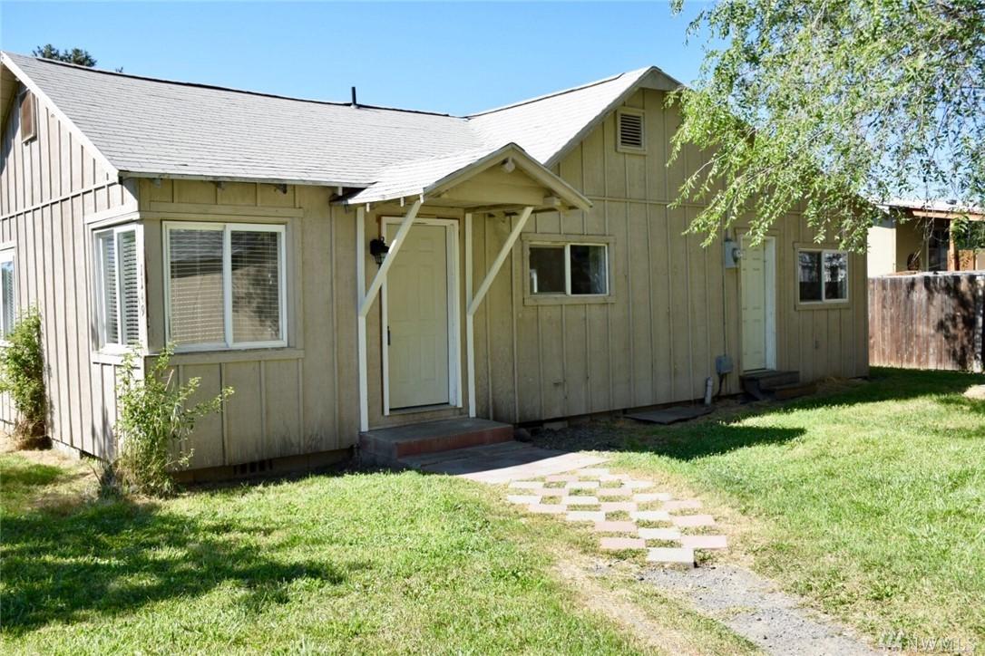 1149 University Wy - Photo 1