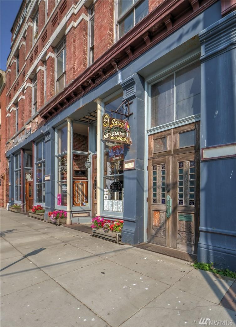 628 Water St - Photo 1