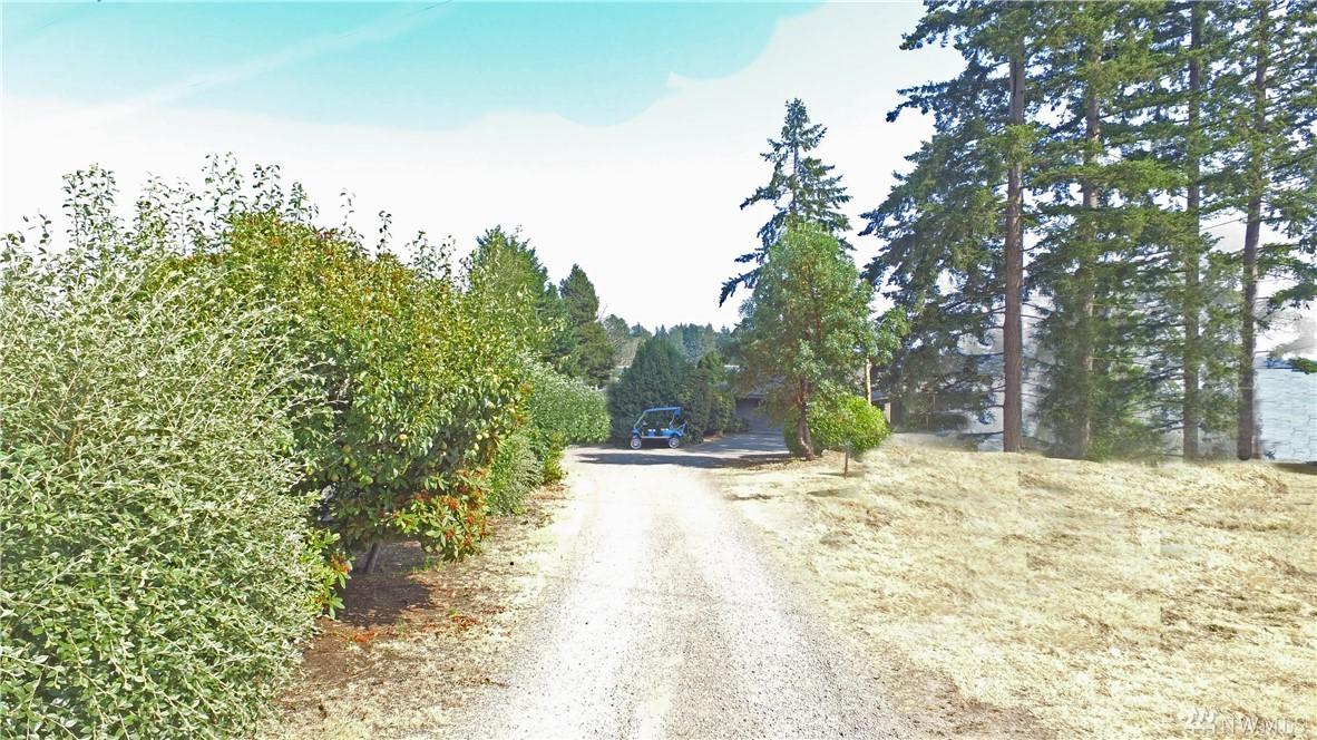 1019 187th Ave - Photo 1