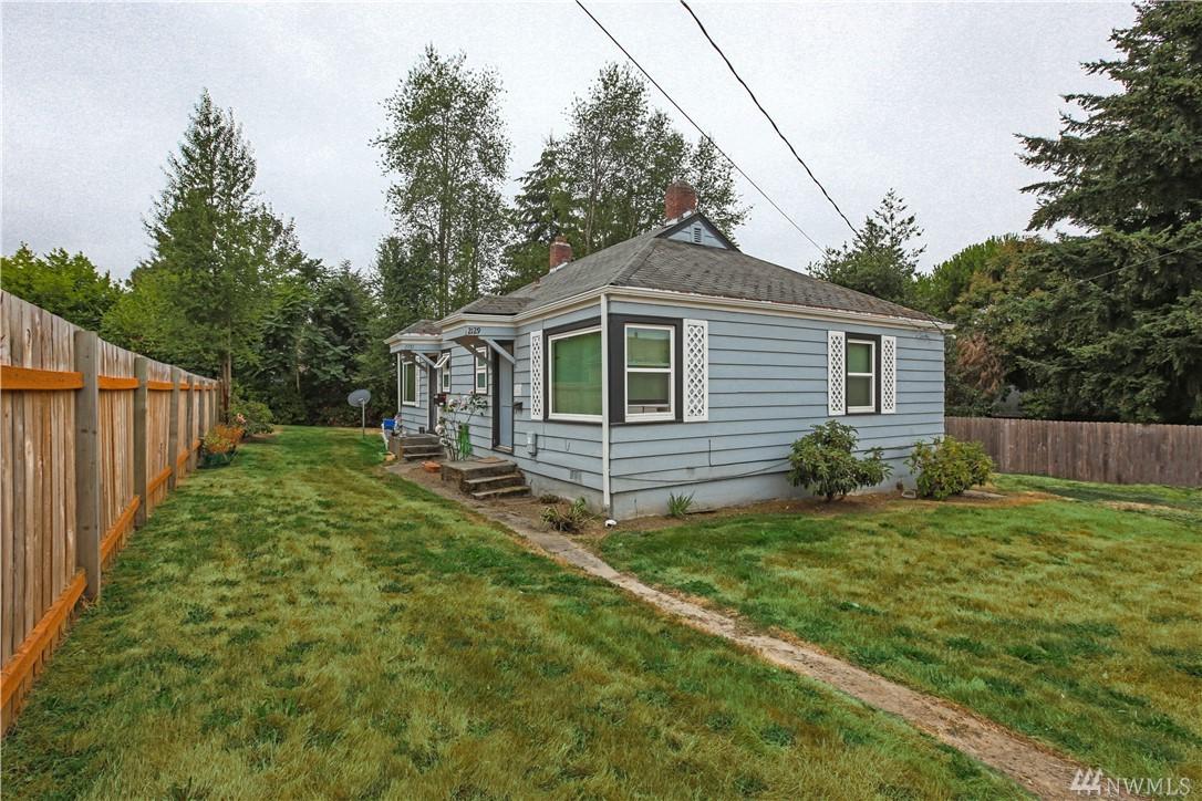 2129 4th St - Photo 1