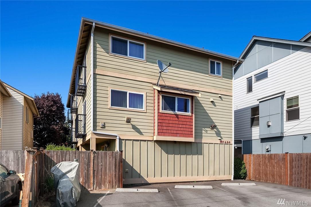 337 105th St - Photo 1
