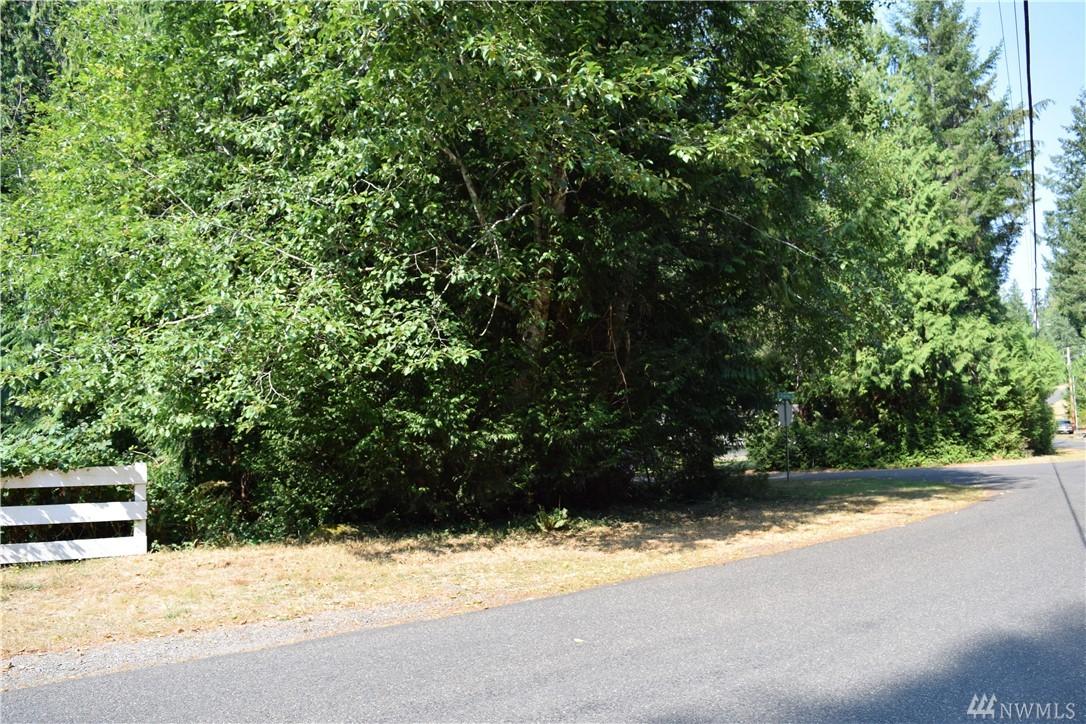 650 Lakeshore Dr - Photo 1