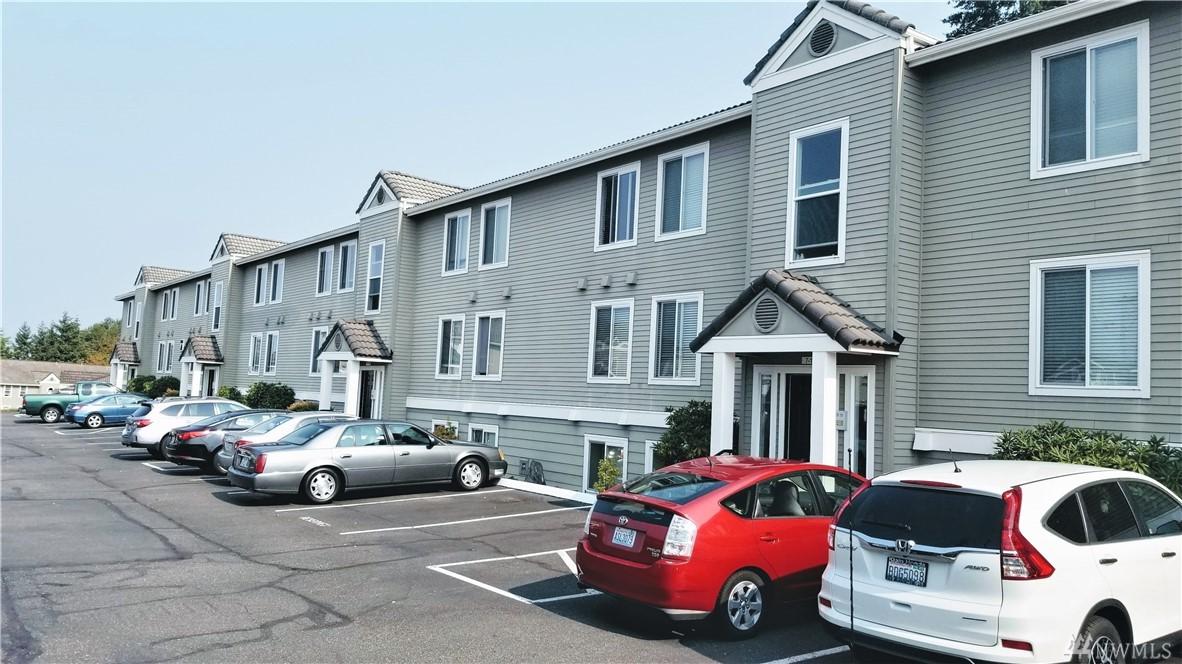 625 Jackson Ave - Photo 1
