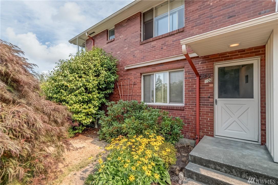901 Forest - Photo 1