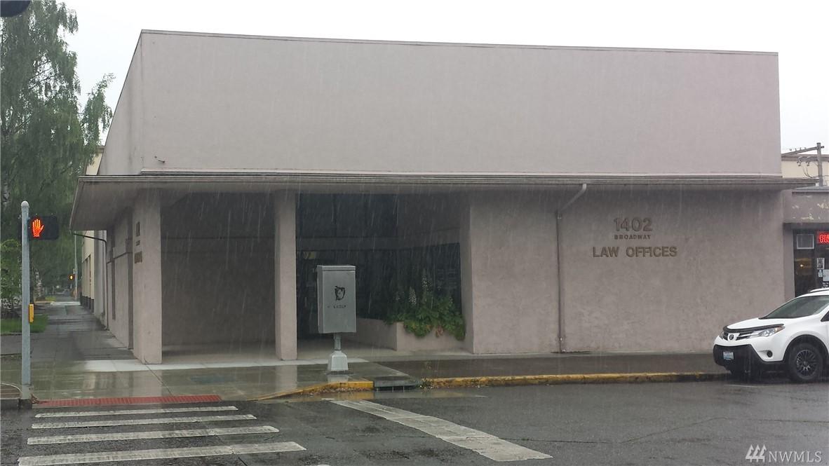 1402 Broadway St - Photo 1