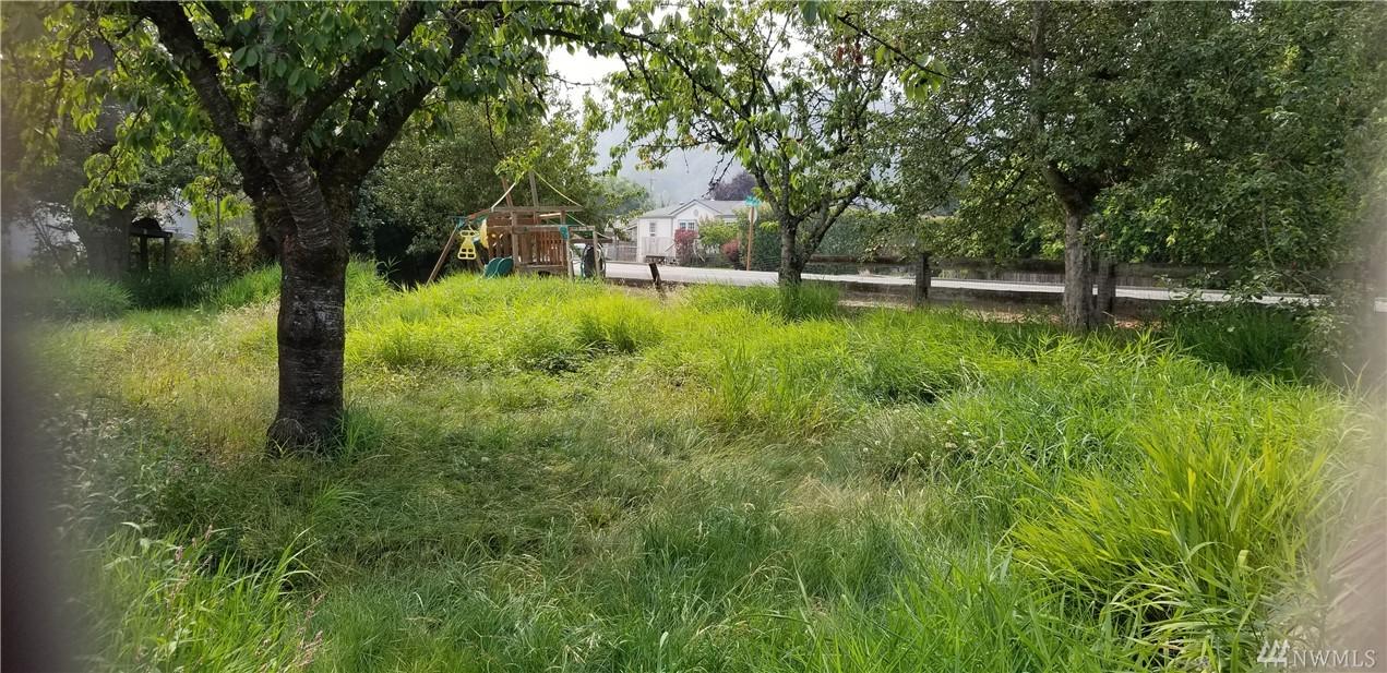 728 Algona Blvd - Photo 1