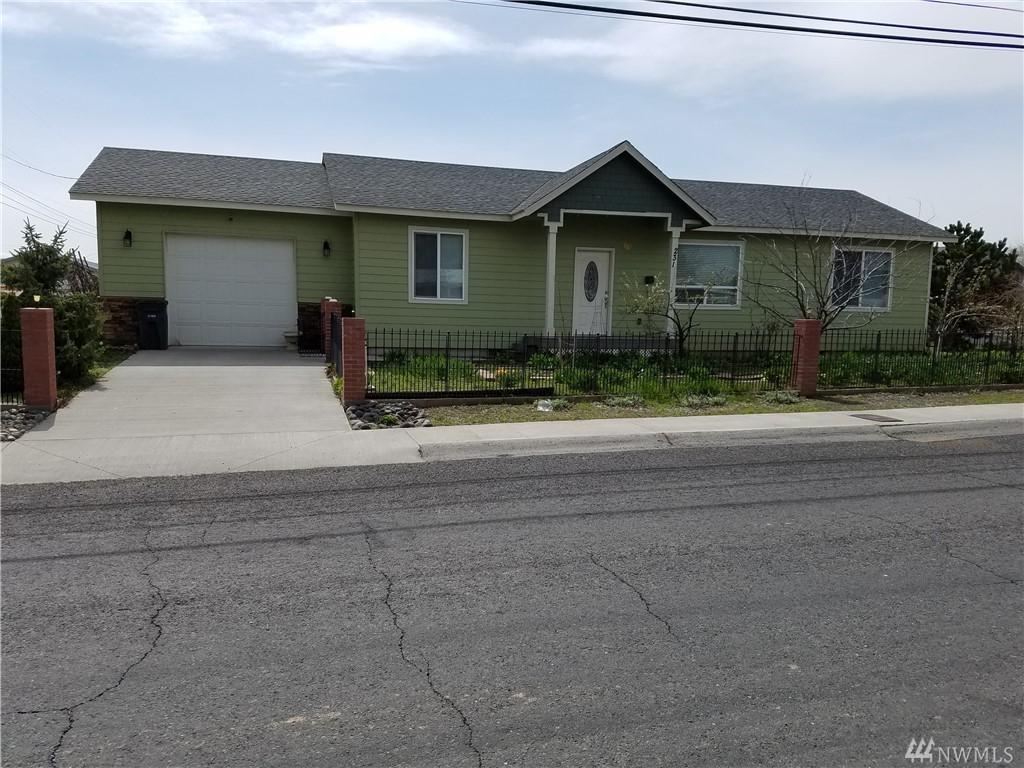 231 6th Ave - Photo 1