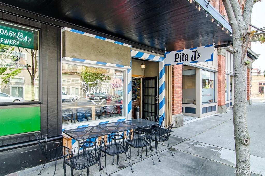 408 Commercial Ave - Photo 1