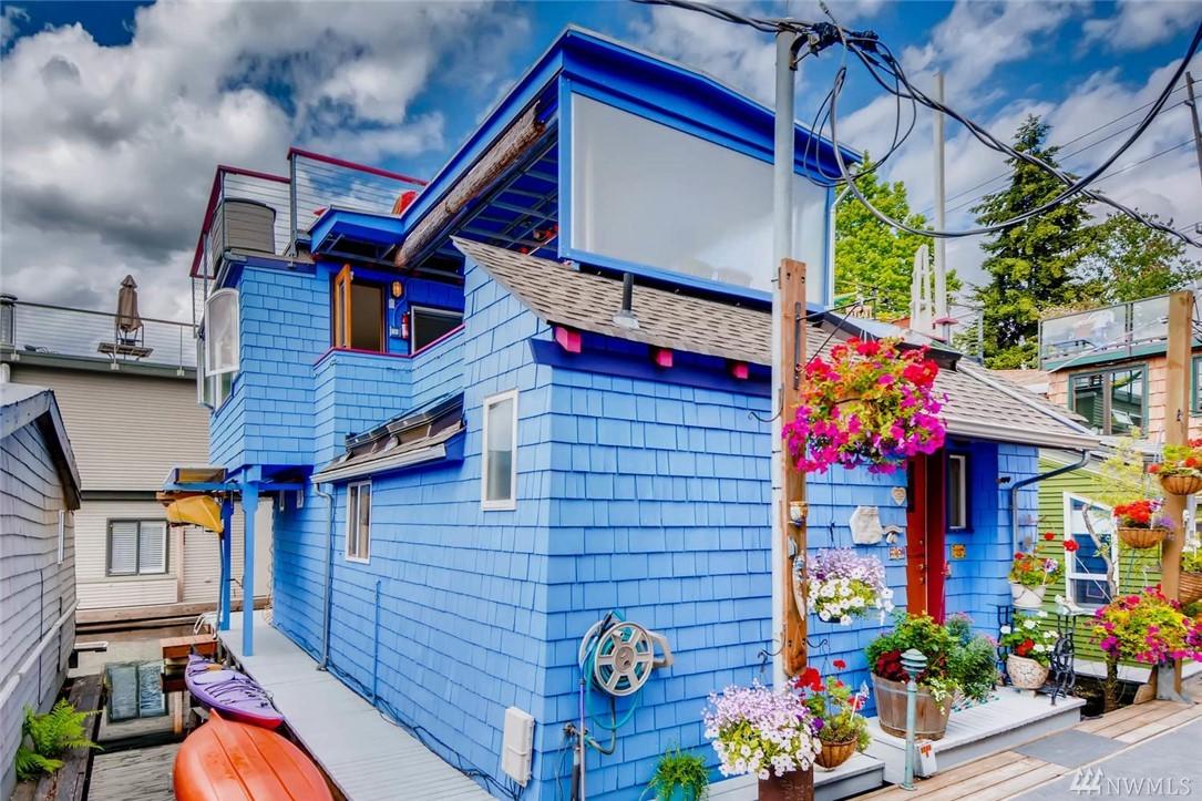 2235 Fairview Ave - Photo 1