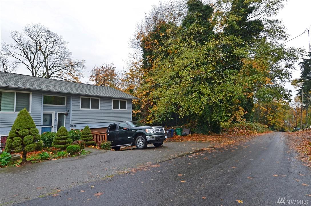 39-xx Pilgrim St - Photo 1