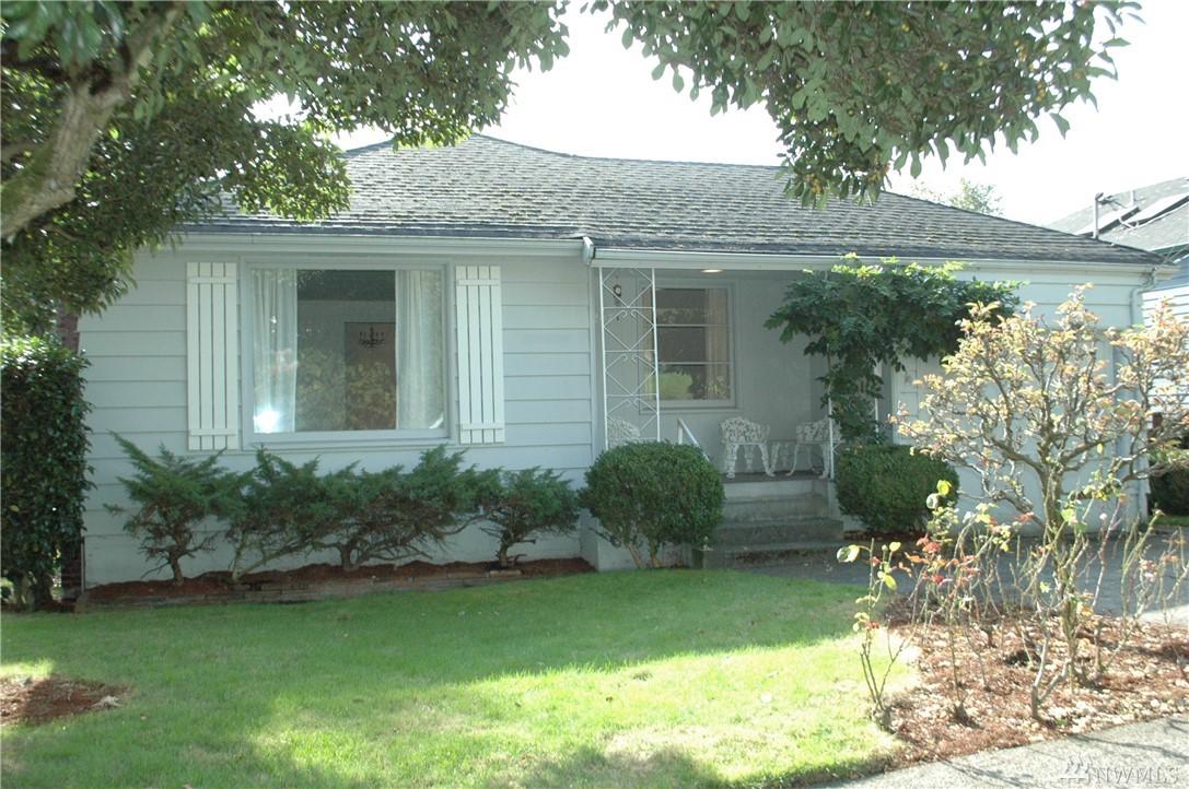 2207 70th St - Photo 1