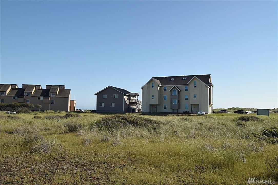 1425 Ocean Crest Ave - Photo 1