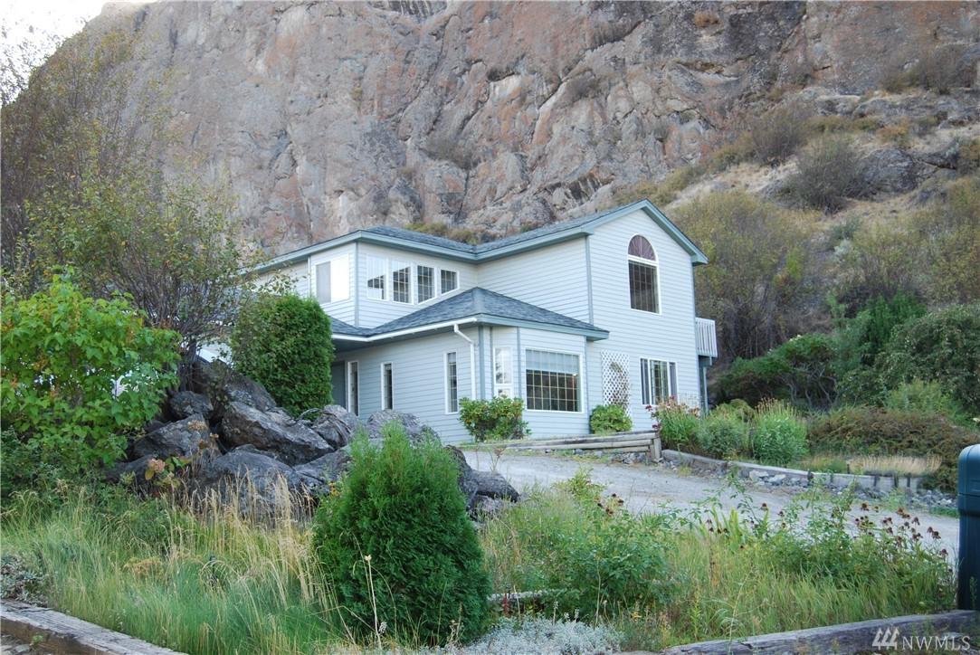 2210 Summit Drive - Photo 1