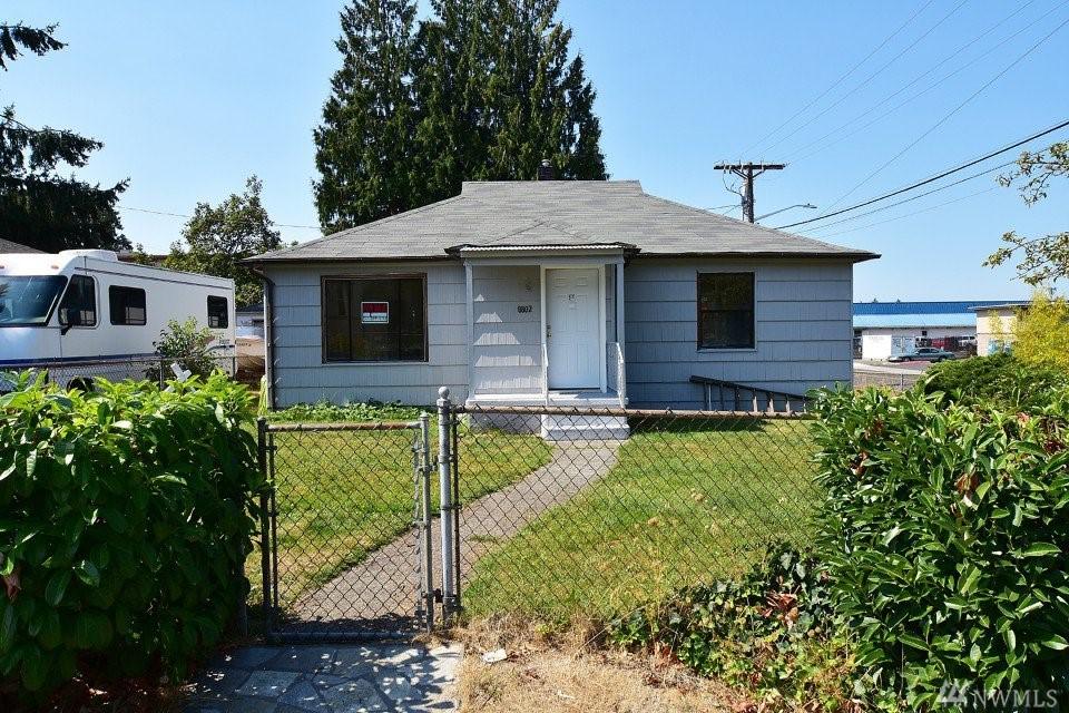 8802 34th Ave - Photo 1