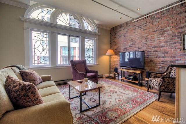 1119 1st Ave - Photo 1