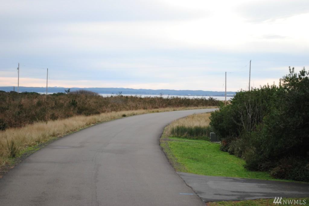1033 Jetty View Ave - Photo 1