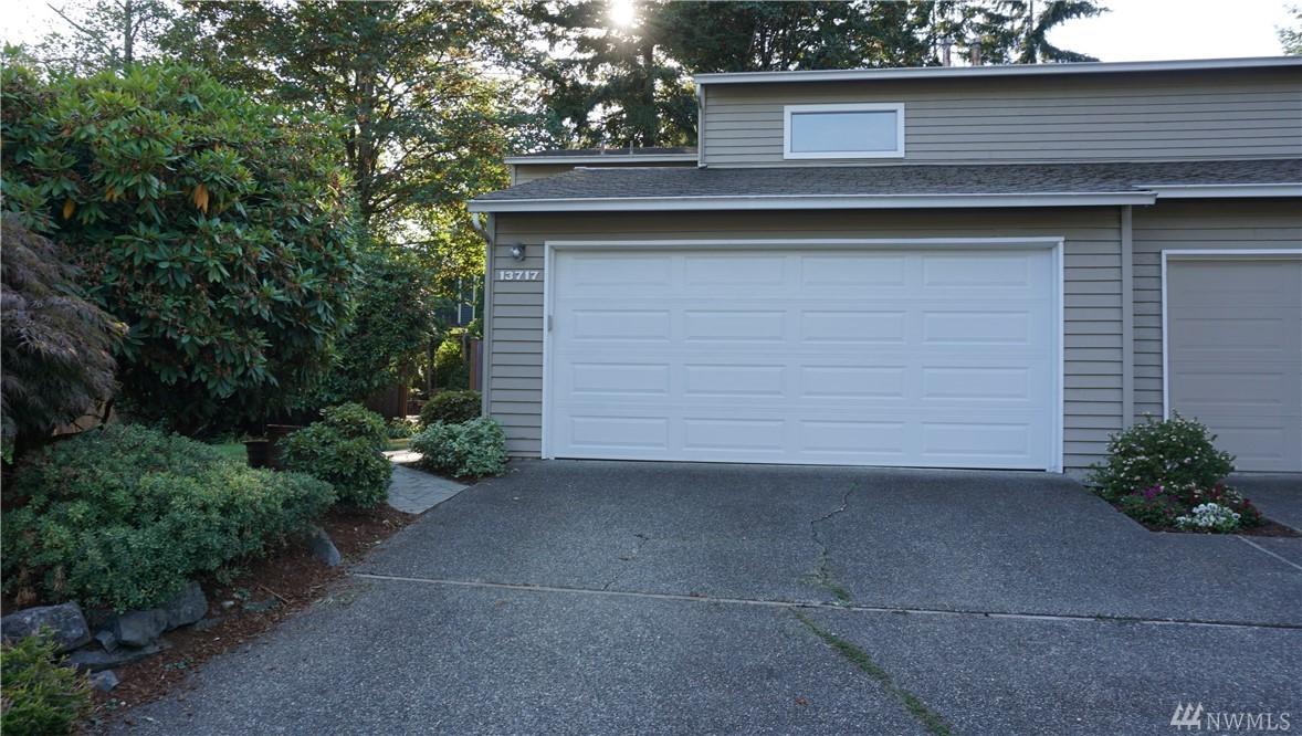 13717 135th Ave - Photo 1