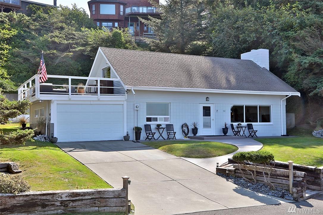 562 Pebble Beach Dr - Photo 1