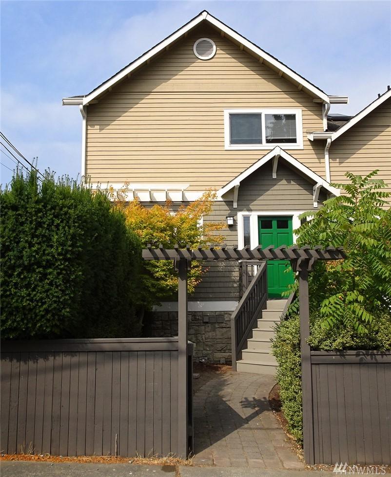 657 Emerson St - Photo 1
