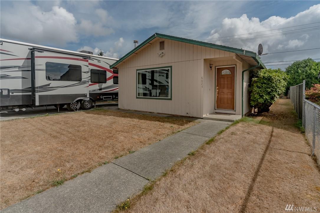 6027 Pine St - Photo 1