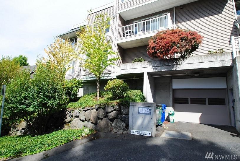 260 Howe St - Photo 1