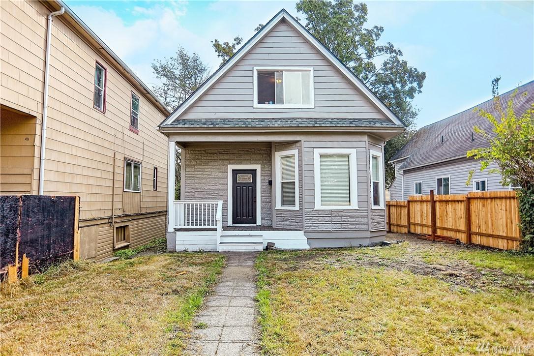 615 Ainsworth Ave - Photo 1