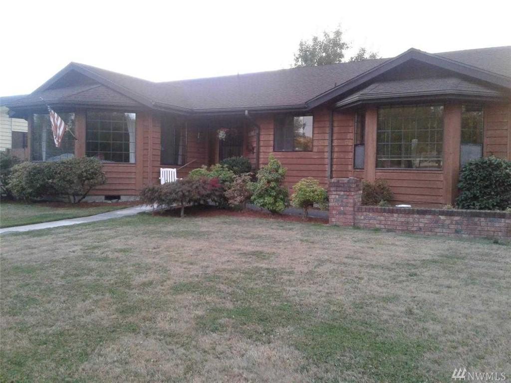 6204 154th Ave - Photo 1