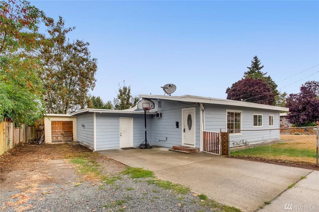 611 Edmonds Ave - Photo 1