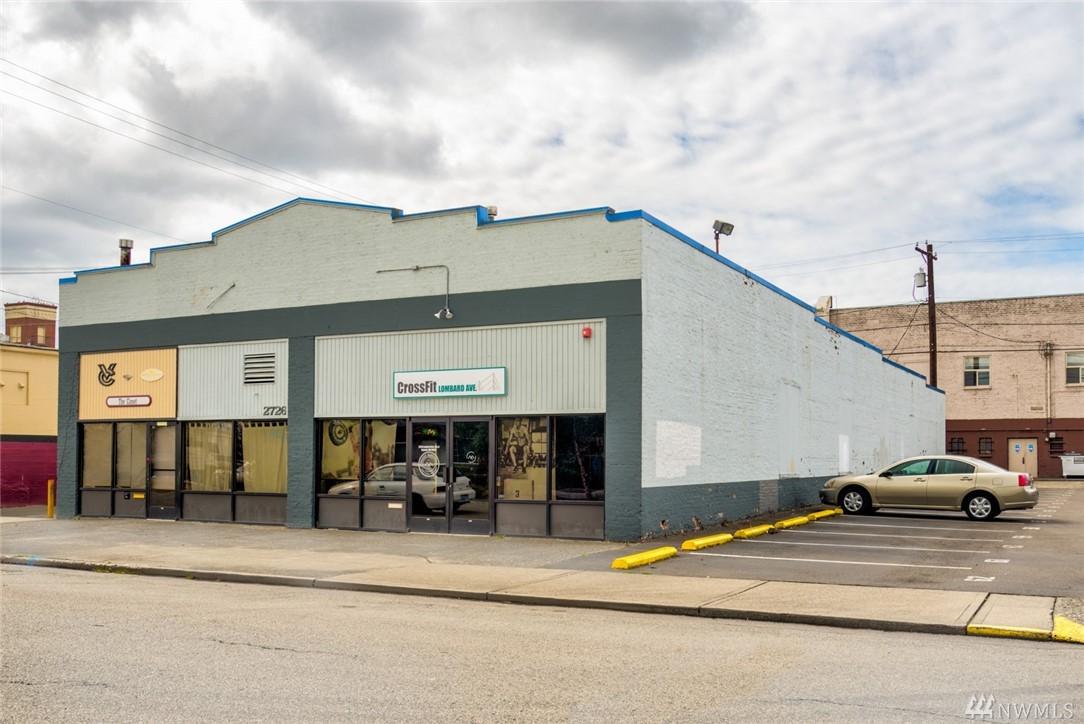 2726 Lombard Ave - Photo 1