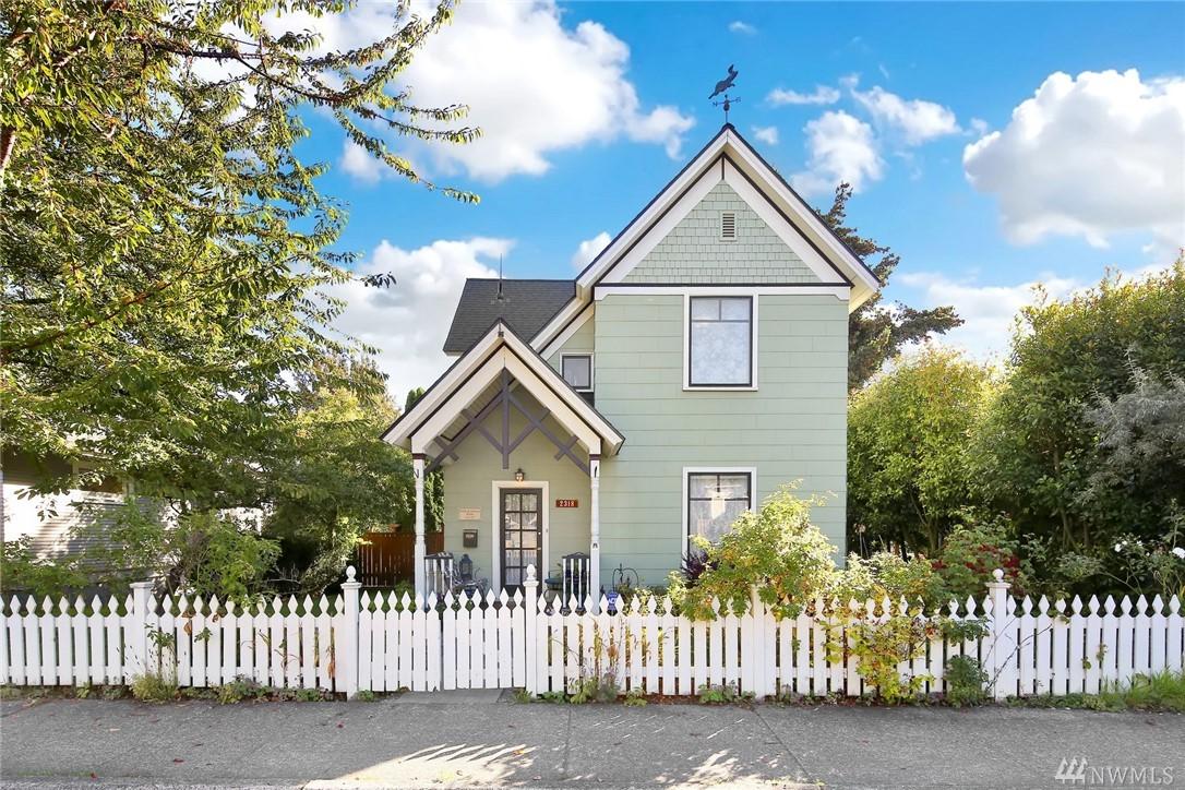 2318 Elm St - Photo 1