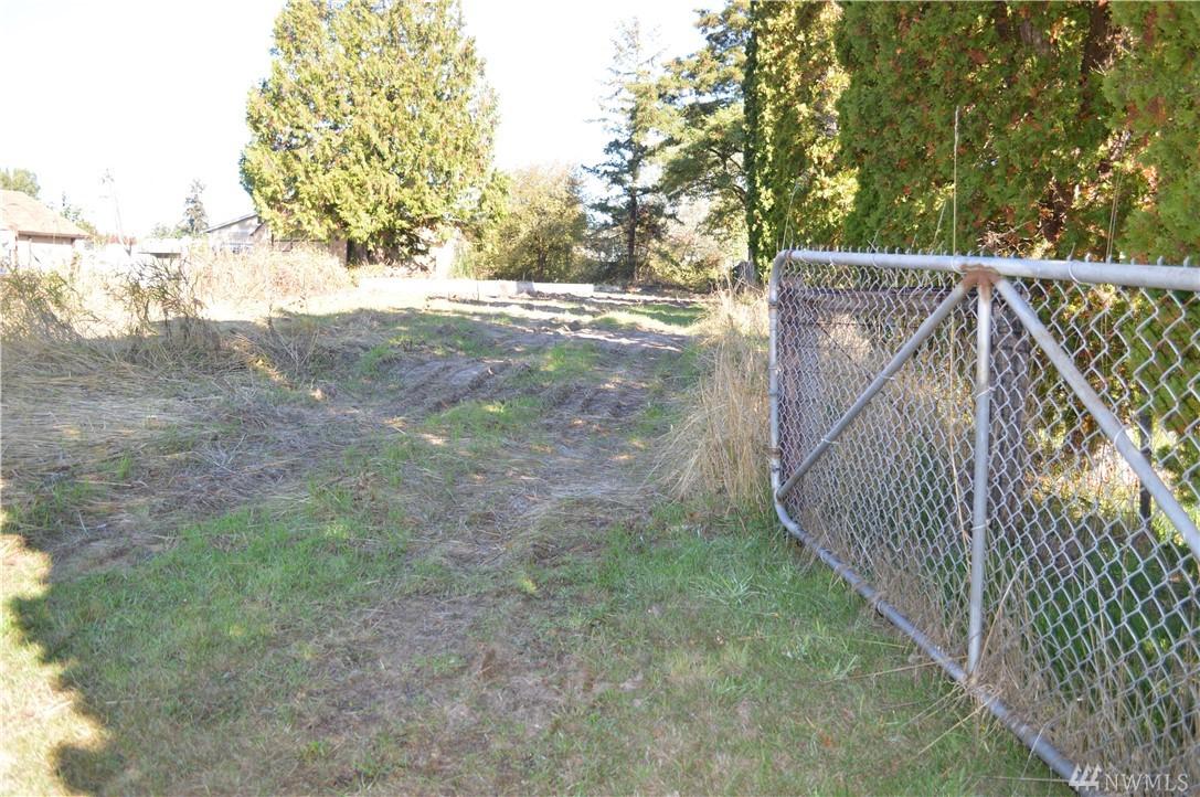 411 121st St - Photo 1