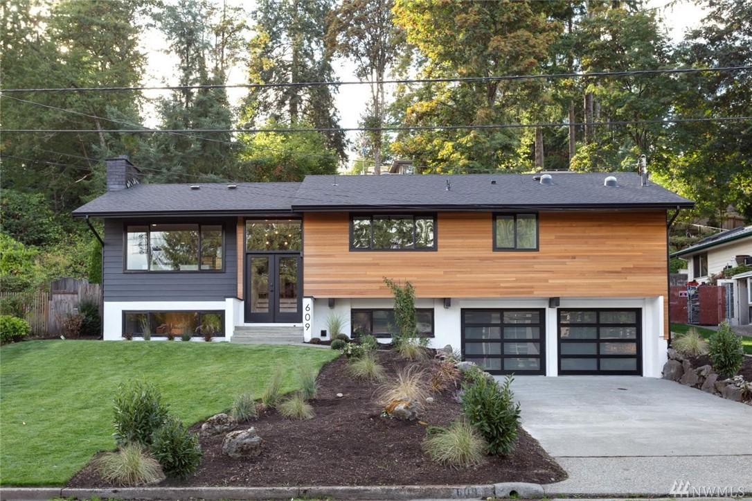 609 109th Ave - Photo 1