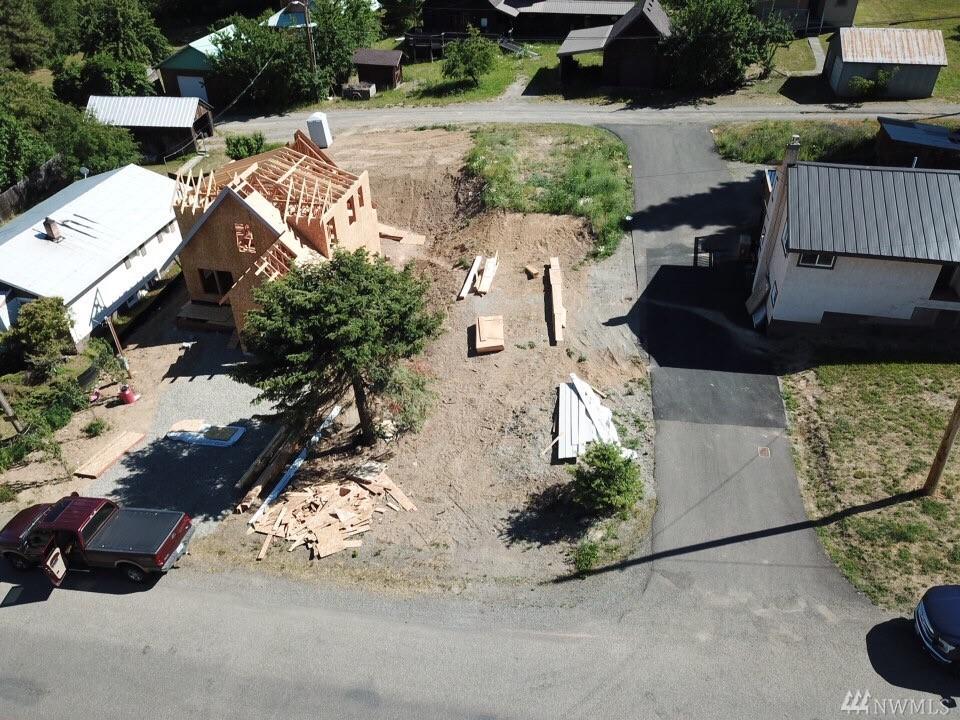 132 5TH St - Photo 1