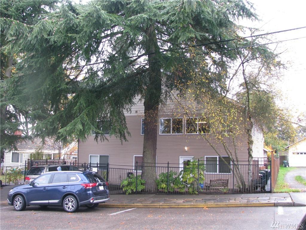 11339 8 Ave - Photo 1