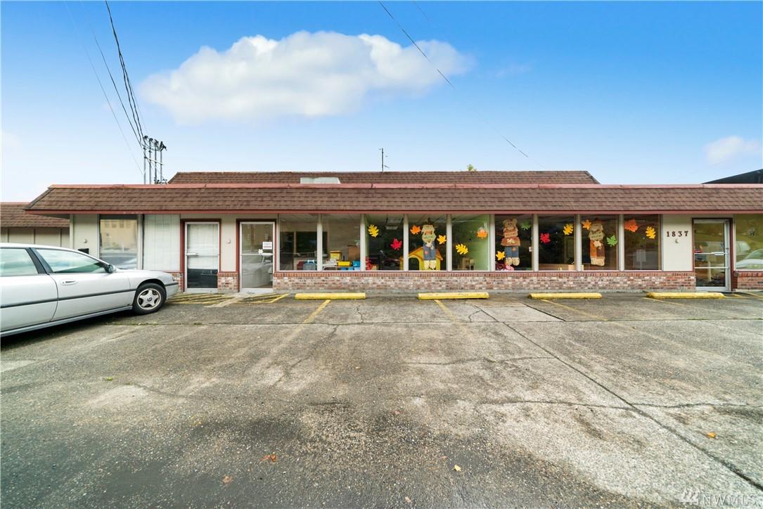 1843 Market Blvd - Photo 1
