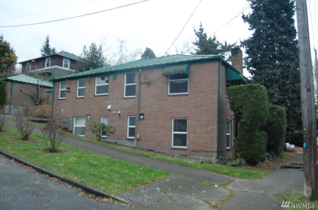 5544 Green Lake Wy - Photo 1