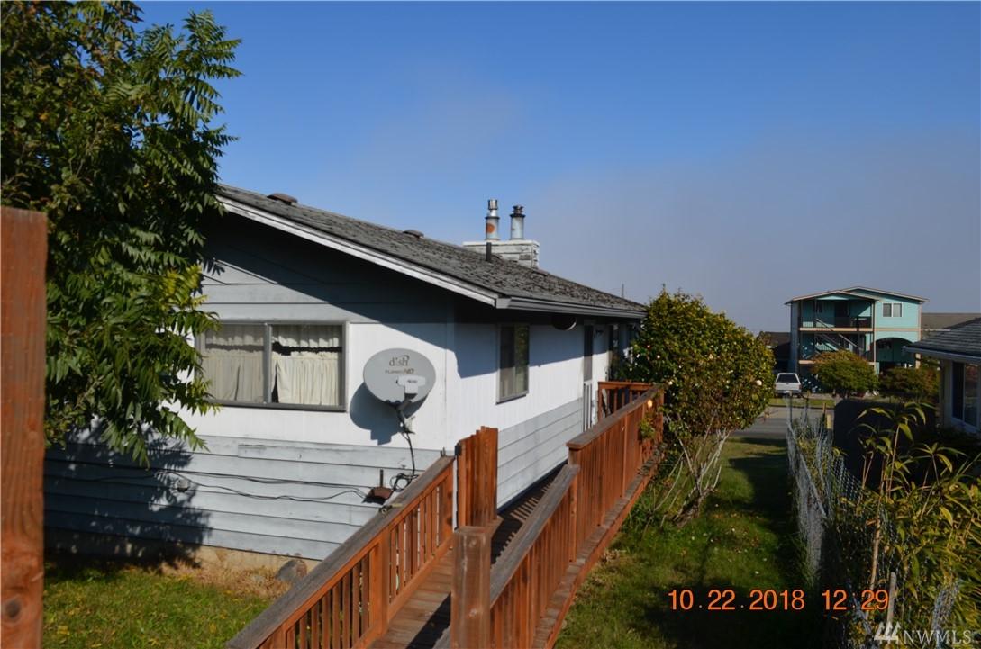 1636 5th St - Photo 1