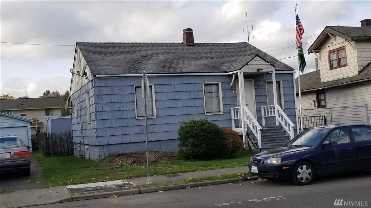 55 Logan Ave - Photo 1