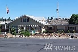 609 1st Ave - Photo 1