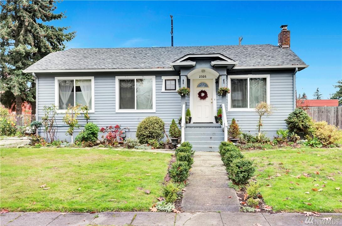 2326 Mcdougall Ave - Photo 1
