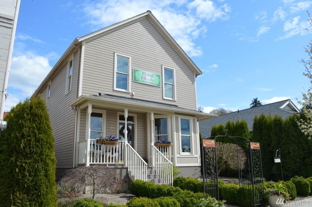 124 1st St - Photo 1