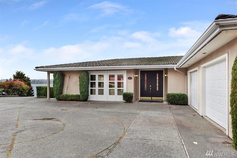 2401 60th Ave - Photo 1